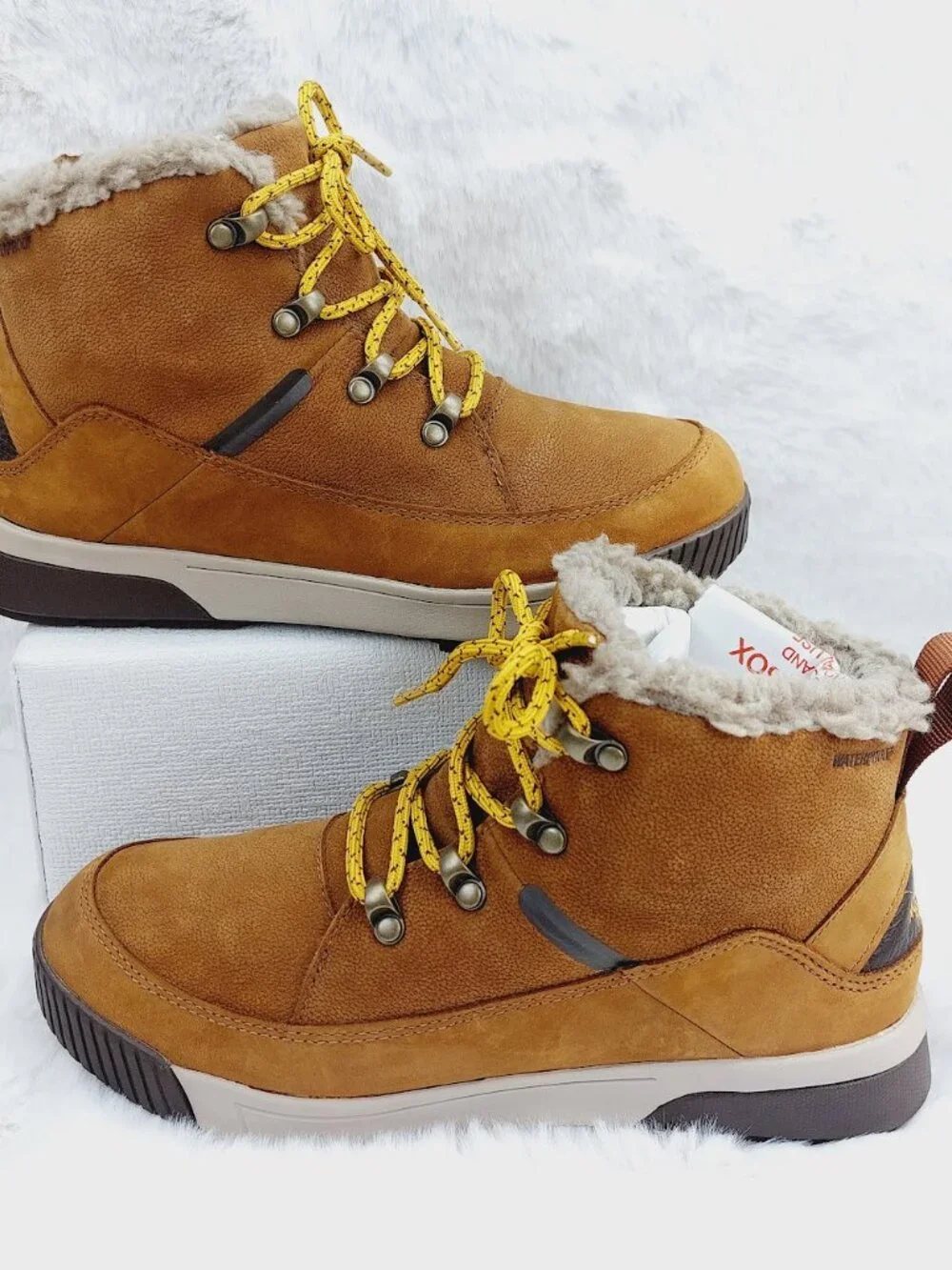The North Face Women’s Almond Butter Black Sierra Waterproof Street Boots Size 8
